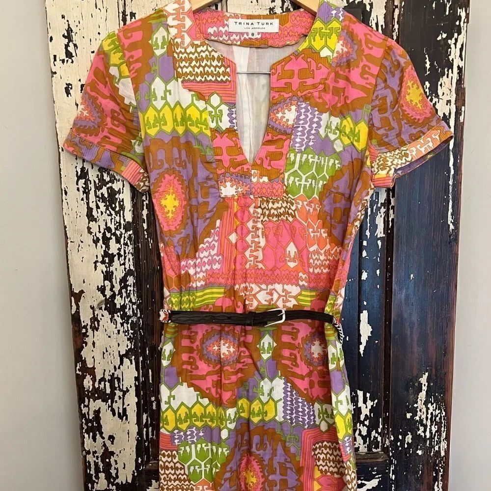 Women’s Trina Turk Los Angeles split neck mod pattern tunic Dress. Size 8.